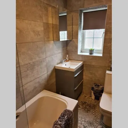 Ground Floor Flat With Garden. 10 Min To The Beach Filey