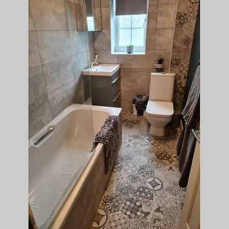 Ground Floor Flat With Garden. 10 Min To The Beach * Filey