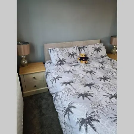 Apartment Ground Floor Flat With Garden. 10 Min To The Beach *